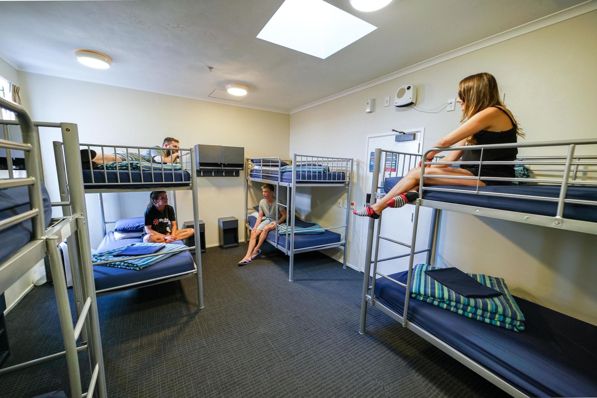 노마드 캐피탈 백팩커스 - 웰링턴 호스텔 외부 사진 A typical hostel room