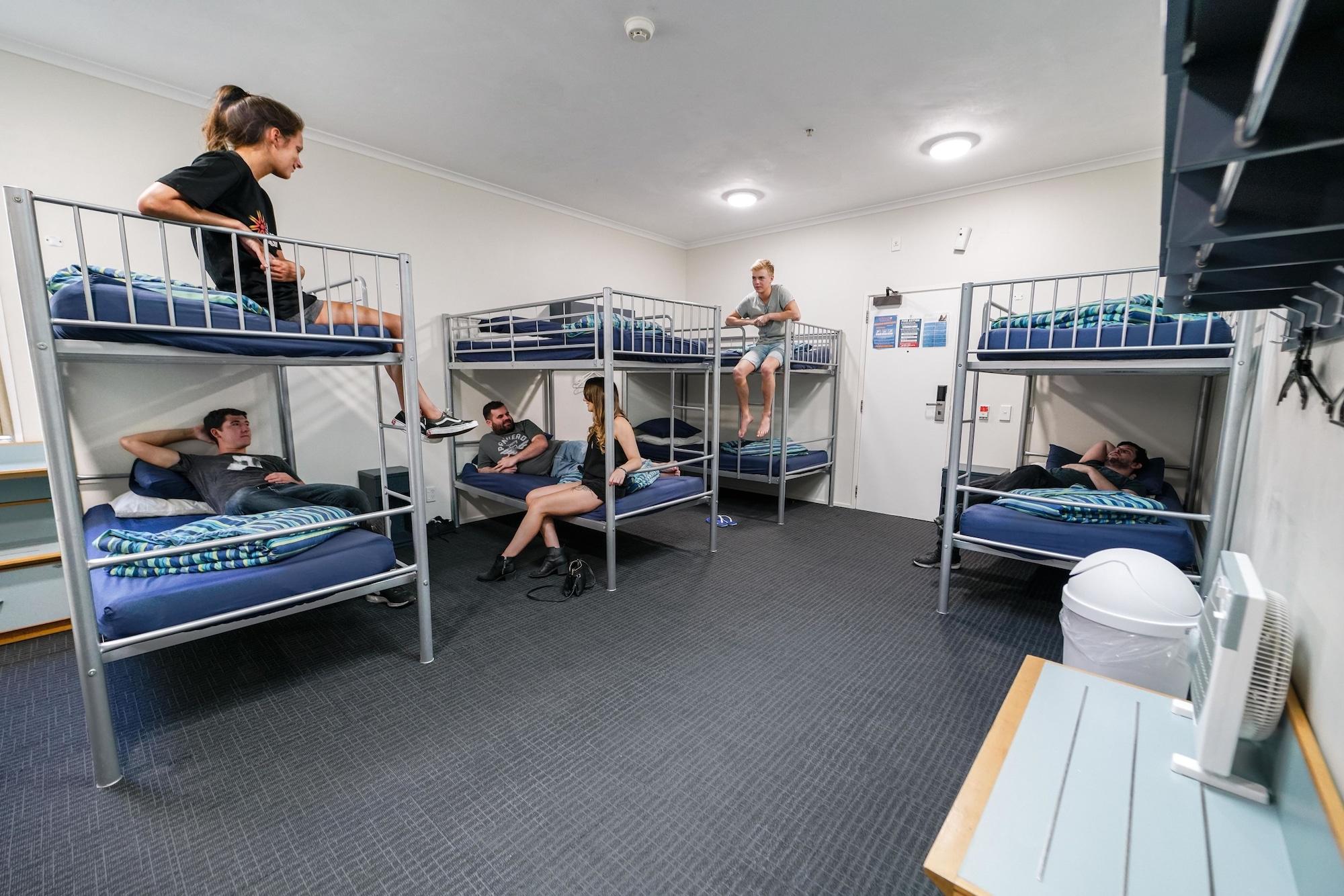 노마드 캐피탈 백팩커스 - 웰링턴 호스텔 외부 사진 A typical room at a backpacker hostel in Australia